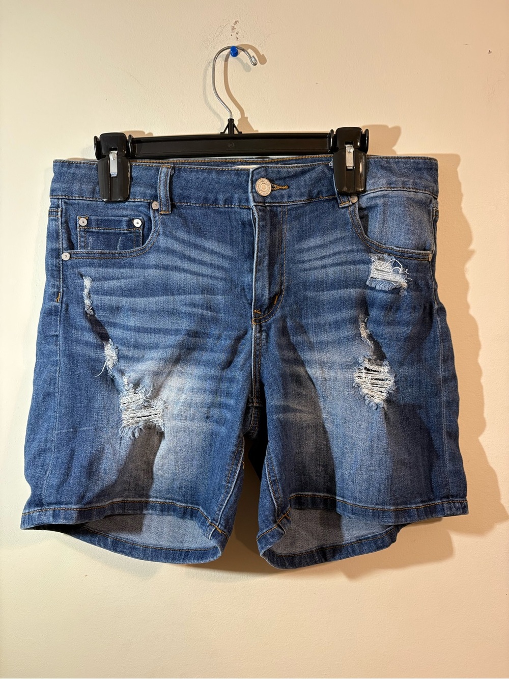 Indigo Rein jean shorts women’s size 13 Distressed Blue Denim Shorts inseam 6”